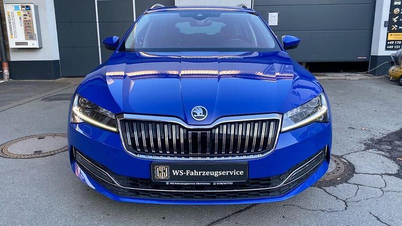 Gebraucht Skoda Superb Premium Edition 190 PS (139 kW) 2020 Blau Limousine