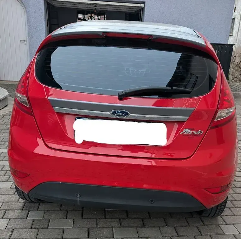 Gebraucht Ford Fiesta Titanium 120 PS (88 kW) 2010 Rot Limousine