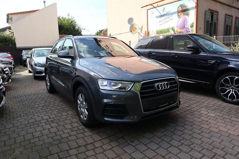 Grau Gebraucht 2016 Audi Q3 Basis SUV | 16.900 € (Guter Preis) - Bild 1/4