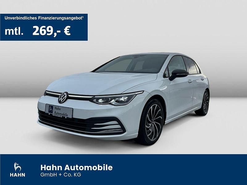 Gebraucht VW Golf VIII Active 150 PS (110 kW) 2022 Weiß Limousine