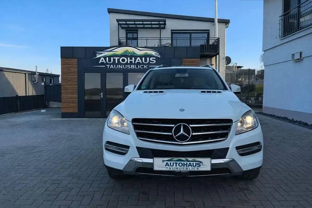 Gebraucht Mercedes ML350 306 PS (225 kW) 2013 Weiß SUV