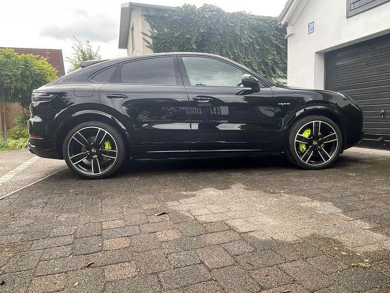 Schwarz Gebraucht 2023 Porsche Cayenne Platinum Edition SUV | 86.950 € (Superpreis) - Bild 1/4