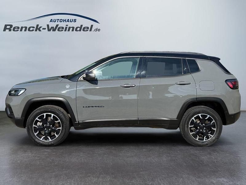 Gebraucht Jeep Compass Trailhawk 241 PS (177 kW) 2022 Grau SUV