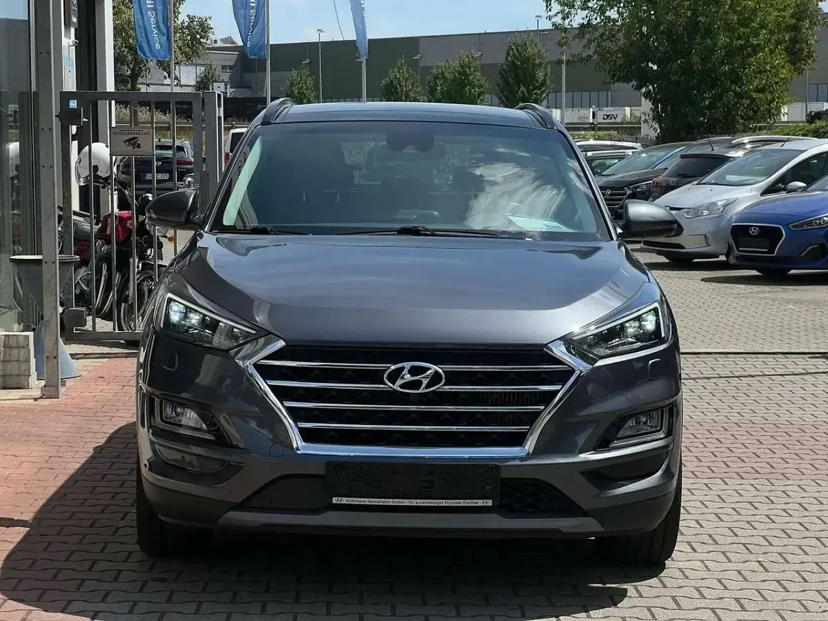 Gebraucht Hyundai Tucson Premium 185 PS (136 kW) 2019 Micron grey / met SUV