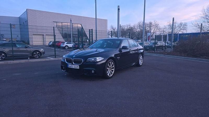Gebraucht BMW 520 Luxury Line 190 PS (139 kW) 2015 Blau Limousine