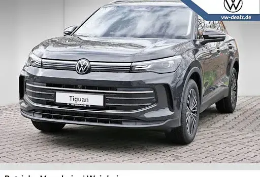 Neu VW Tiguan 150 PS (110 kW) 2026 Grau SUV