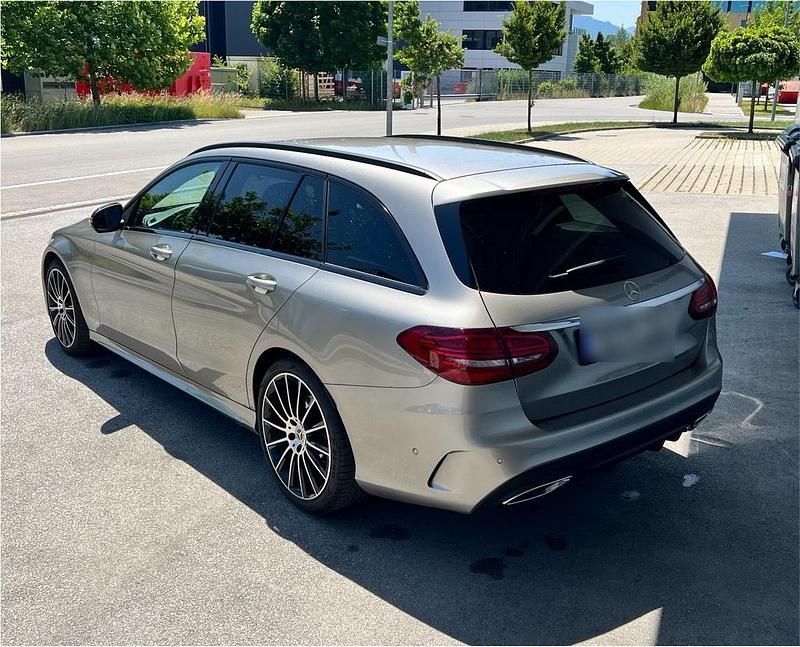 Silber Gebraucht 2019 Mercedes C220 AMG line Kombi | 29.500 € (Teuer) - Bild 1/4