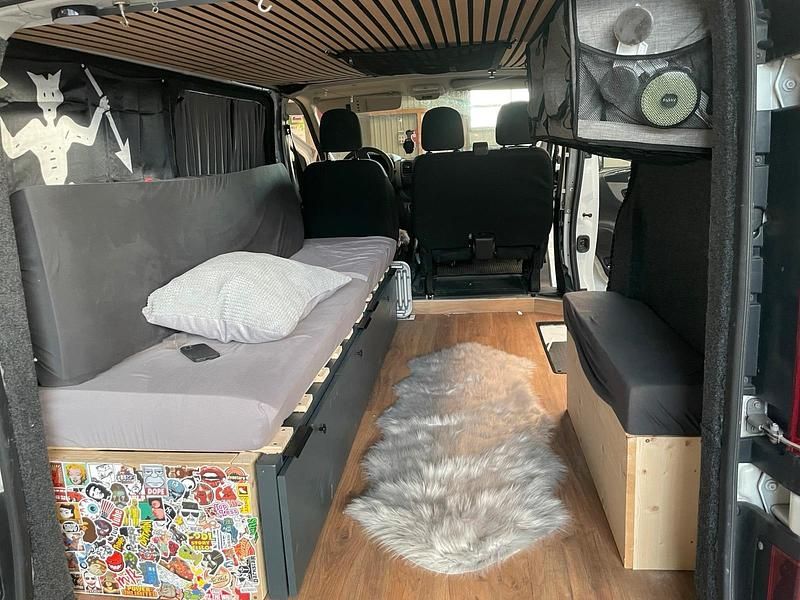 Gebraucht Renault Trafic 95 PS (69 kW) 2018 Weiß Van / Kleinbus