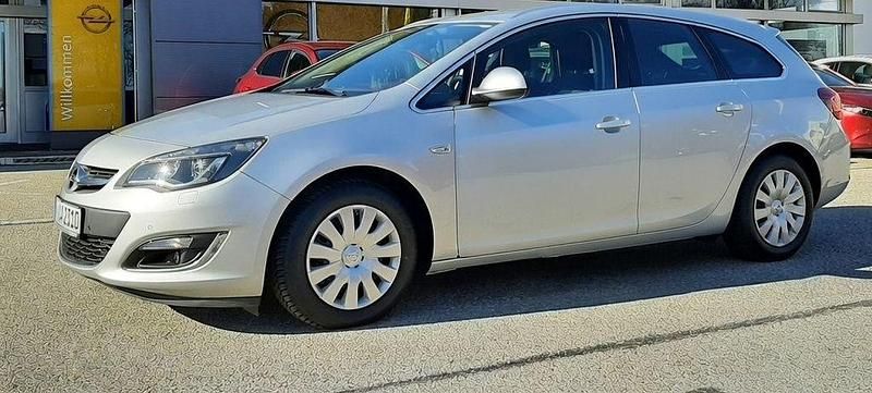 Gebraucht Opel Astra Exklusiv 140 PS (102 kW) 2016 Silber Kombi