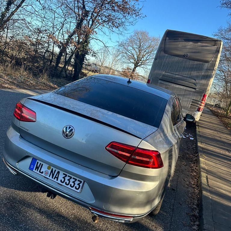 Gebraucht VW Passat Highline 150 PS (110 kW) 2015 Grau Limousine