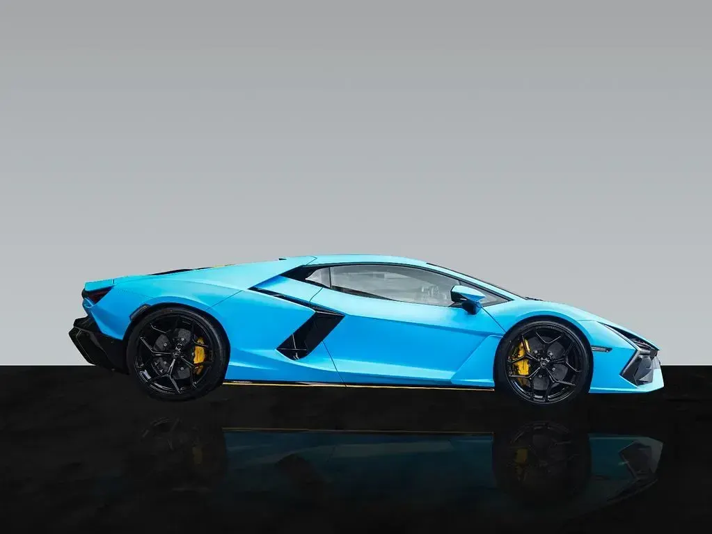 Neu Lamborghini Revuelto 1016 PS (747 kW) 2026 Blau Coupé