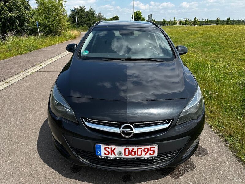 Gebraucht Opel Astra Selection 110 PS (80 kW) 2014 Schwarz Kombi