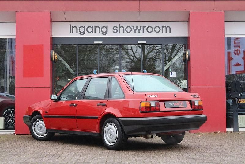 Gebraucht Volvo 440 102 PS (75 kW) 1991 Rot Kleinwagen