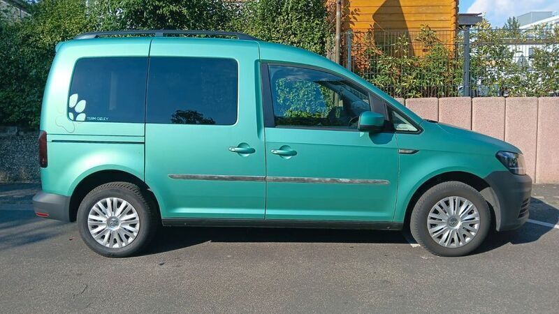 Schwarz Gebraucht 2017 VW Caddy Comfortline Van / Kleinbus | 10.800 € (Superpreis) - Bild 1/4