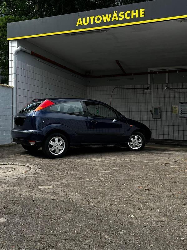 Blau Gebraucht 2004 Ford Focus Kleinwagen | 1.200 € (Fairer Preis) - Bild 1/4