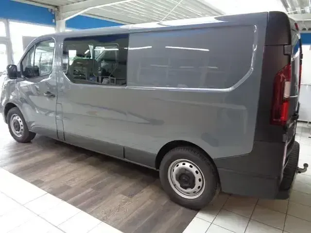Gebraucht Renault Trafic 150 PS (110 kW) 2022 Grau Van / Kleinbus