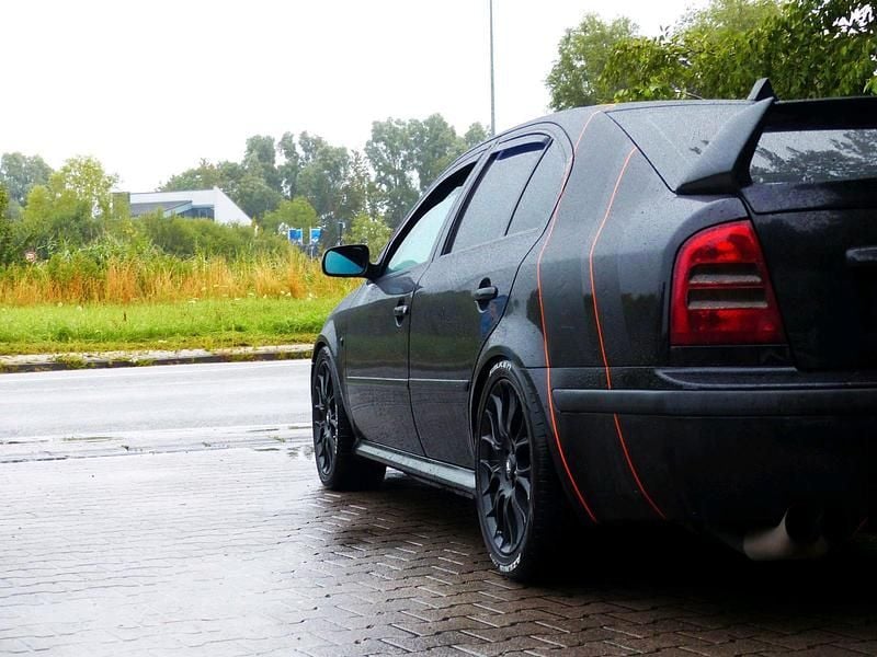 Schwarz Gebraucht 2009 Skoda Octavia vRS Limousine | 1.999 € (Superpreis) - Bild 1/4