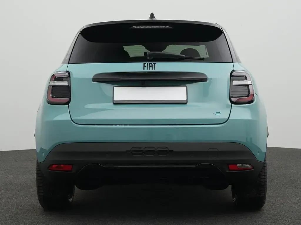 Neu Fiat 600E Sport 114 kW (156 PS) 2026 Mare grün / schwarz SUV