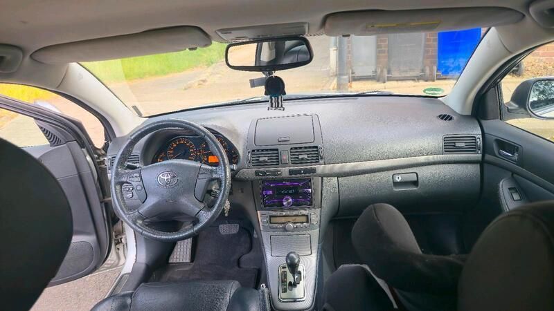 Grau Gebraucht 2007 Toyota Avensis T2 Kombi | 3.000 € (Fairer Preis) - Bild 1/4