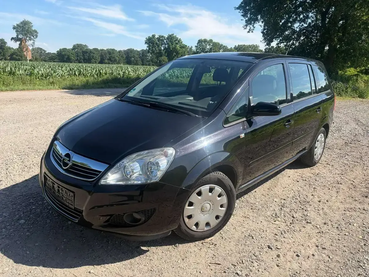 Gebraucht Opel Zafira 116 PS (85 kW) 2009 Saphirschwarz mi2 Van / Kleinbus
