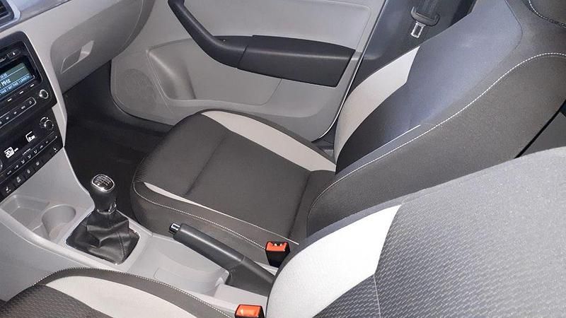 Gebraucht Skoda Rapid Ambition 105 PS (77 kW) 2014 Kleinwagen