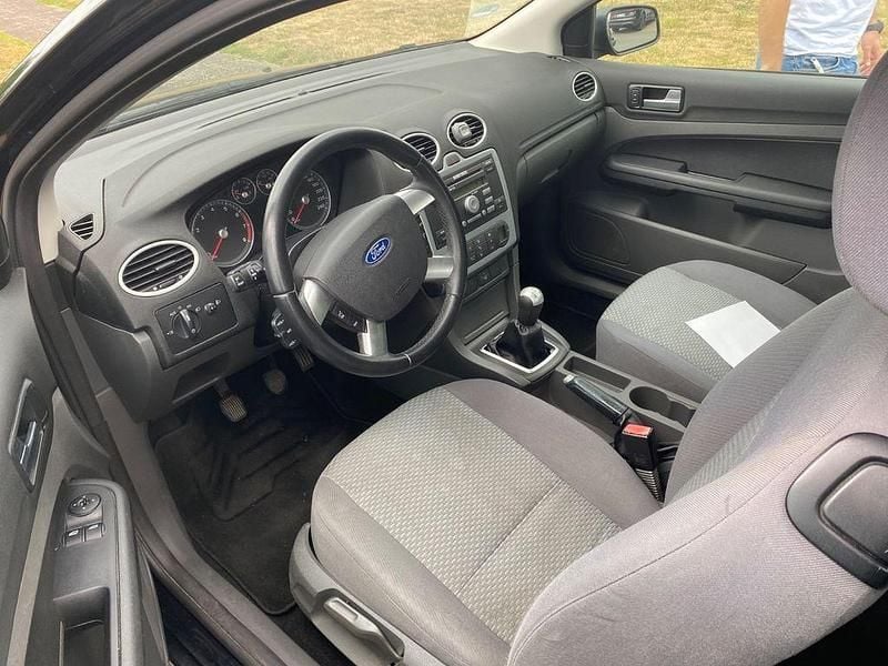 Gebraucht Ford Focus Cabriolet Trend 101 PS (74 kW) 2006 Schwarz Cabrio