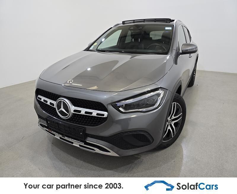 Grau Gebraucht 2021 Mercedes GLA200 SUV | 32.428 € (Guter Preis) - Bild 1/4