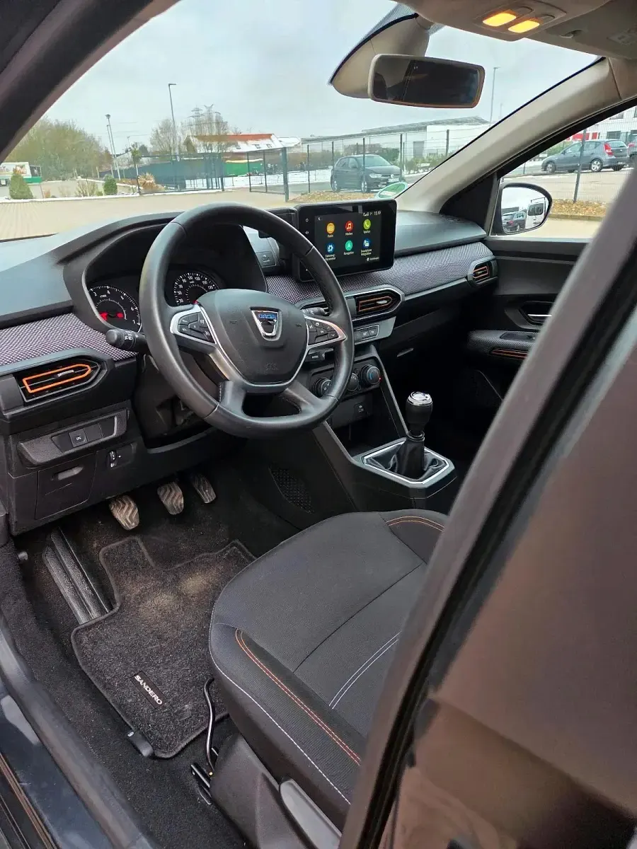 Gebraucht Dacia Sandero Stepway 101 PS (74 kW) 2021 Schwarz Limousine