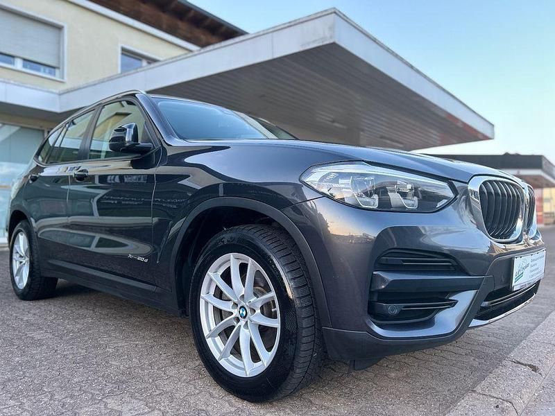 Grau Gebraucht 2017 BMW X3 SUV | 22.800 € - Bild 1/4