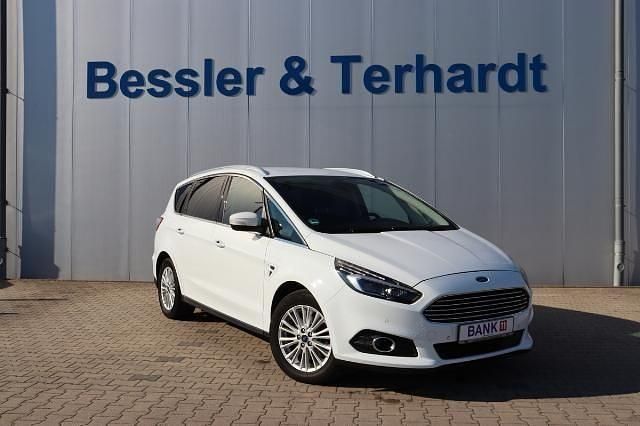 Frostweiß Gebraucht 2016 Ford S-MAX Titanium Van / Kleinbus | 14.990 € (Fairer Preis) - Bild 1/4
