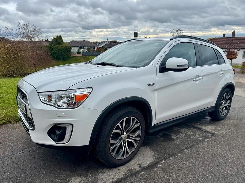 Weiß Gebraucht 2016 Mitsubishi ASX SUV | 11.500 € (Fairer Preis) - Bild 1/4