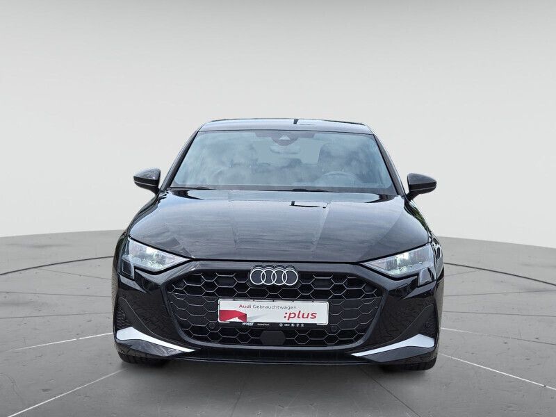 Mythosschwarz metallic Gebraucht 2024 Audi A3 Sportback Advanced Plus Limousine | 34.999 € (Fairer Preis) - Bild 1/4