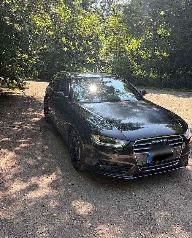 Schwarz Gebraucht 2013 Audi A4 S-Line Kombi | 6.500 € (Guter Preis) - Bild 1/4