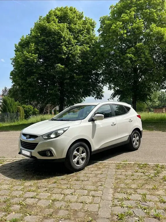 Gebraucht Hyundai ix35 Style 163 PS (119 kW) 2013 Weiß SUV