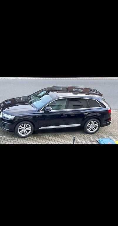 Schwarz Gebraucht 2017 Audi Q7 Ambiente SUV | 39.400 € (Etwas zu teuer) - Bild 1/4