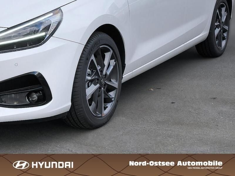 Gebraucht Hyundai i30 Advantage 101 PS (74 kW) 2022 Andere farbe Kombi