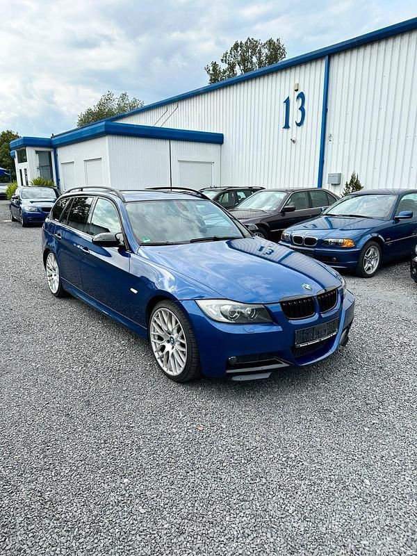 Blau Gebraucht 2006 BMW 320 Performance Kombi | 5.499 € - Bild 1/4