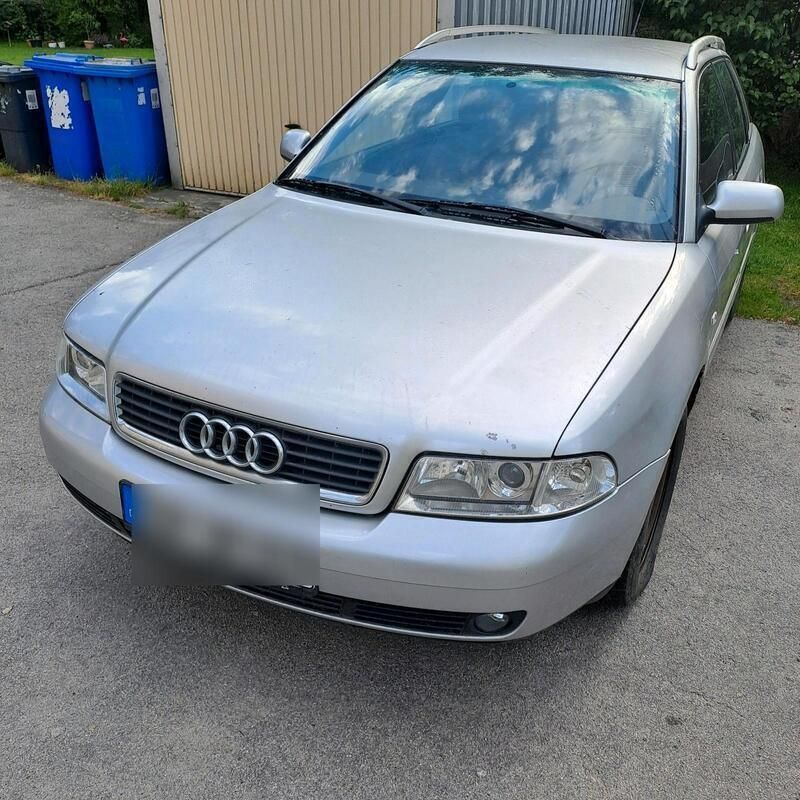Silber Gebraucht 2000 Audi A4 Kombi | 600 € (Superpreis) - Bild 1/4