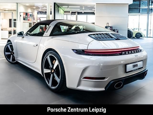 Neu Porsche 992 480 PS (353 kW) 2025 Beige Coupé