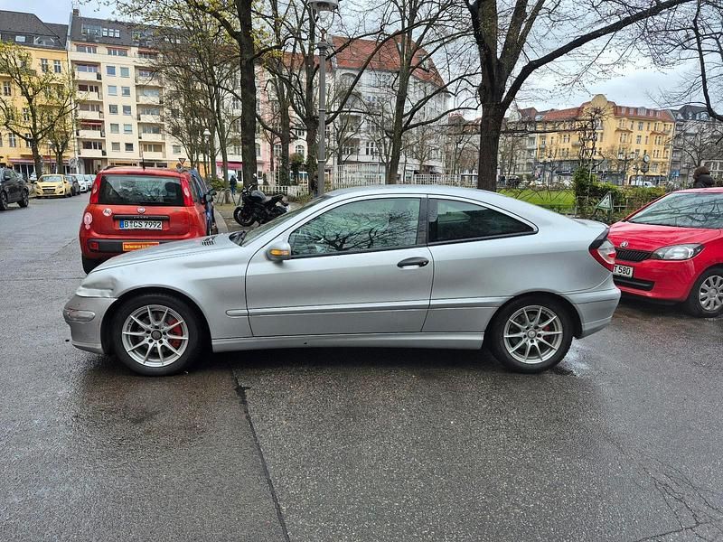 Gebraucht Mercedes C220 150 PS (110 kW) 2004 Grau Limousine