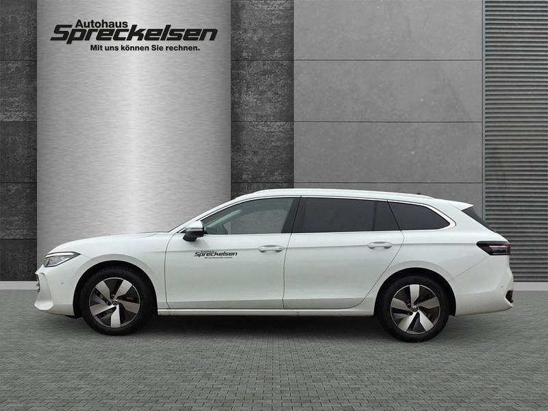 Gebraucht VW Passat Elegance 150 PS (110 kW) 2024 Weiß Kombi