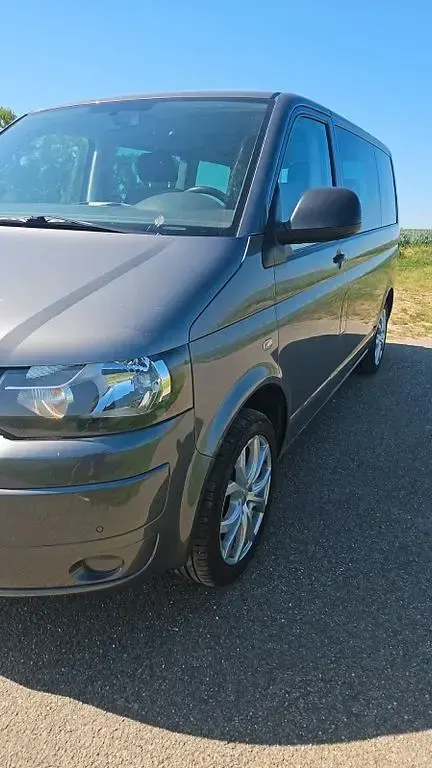 Gebraucht VW Multivan Startline 140 PS (102 kW) 2013 Grau Van / Kleinbus