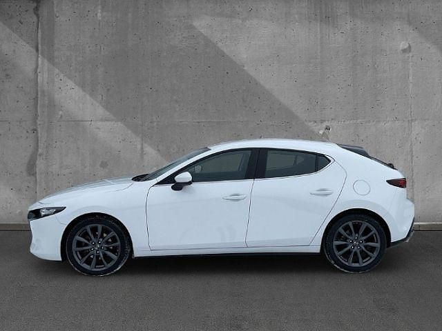 Gebraucht Mazda 3 Selection 122 PS (89 kW) 2021 Arctic white Limousine