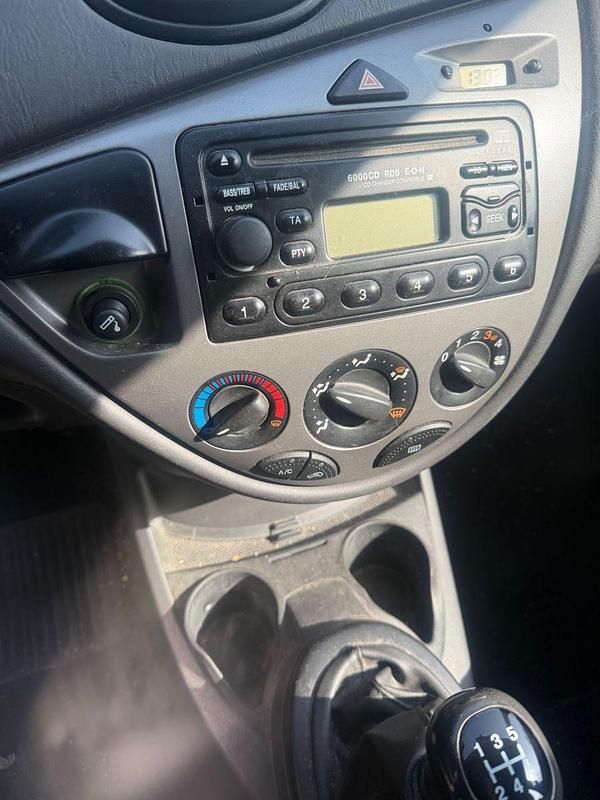 Gebraucht Ford Focus Ambiente 116 PS (85 kW) 2004 Grau Kombi