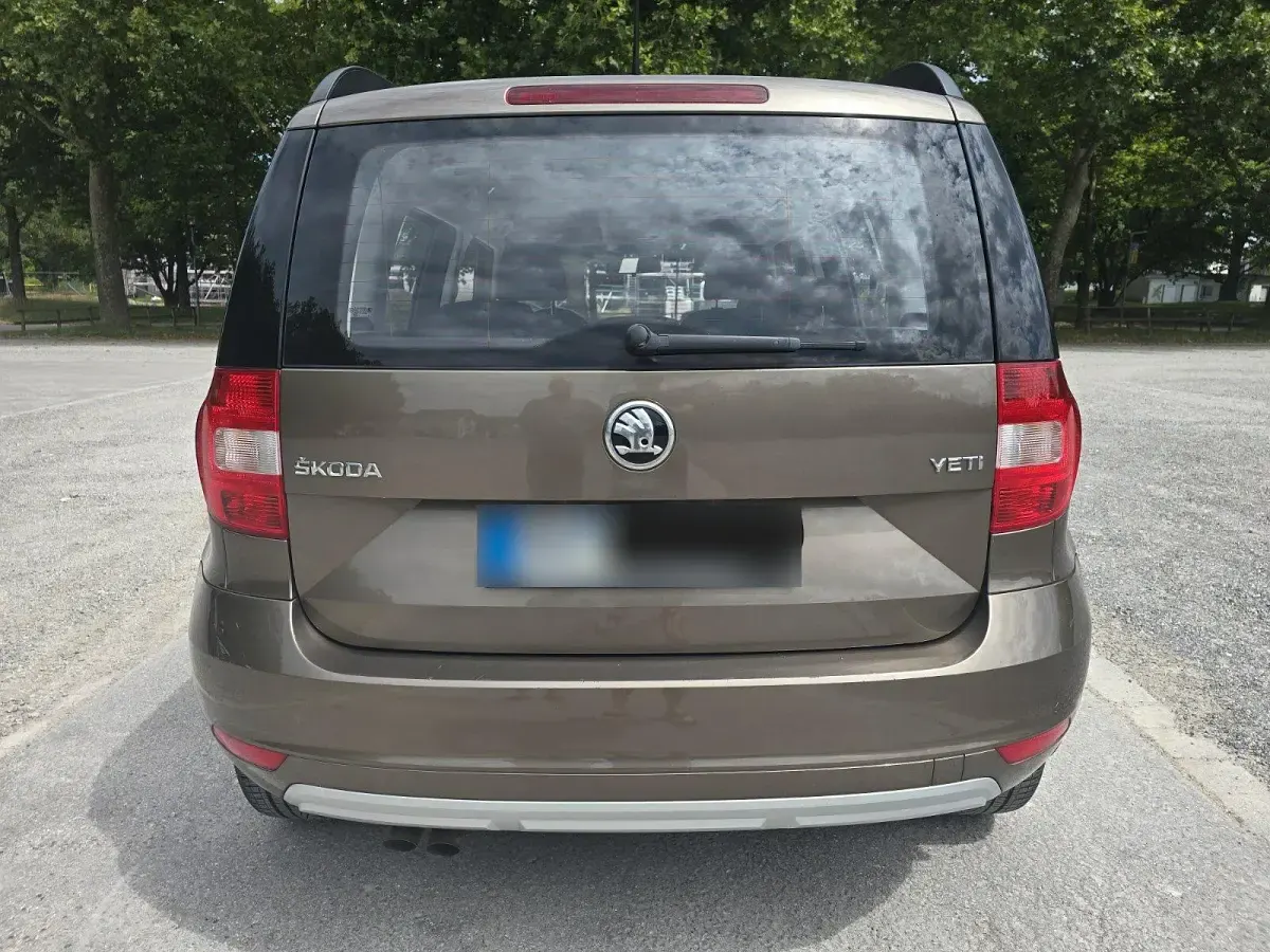 Gebraucht Skoda Yeti 110 PS (80 kW) 2015 Braun SUV