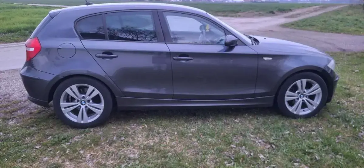 Gebraucht BMW 118 143 PS (105 kW) 2008 Grau Kleinwagen