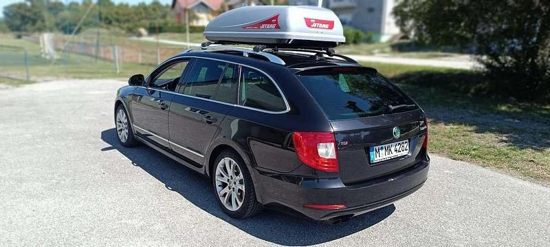 Schwarz Gebraucht 2011 Skoda Superb Ambition Kombi | 6.999 € (Fairer Preis) - Bild 1/4