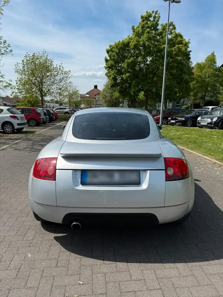 Używany Audi TT 180 KM (132 kW) 1999 Srebrny Coupe