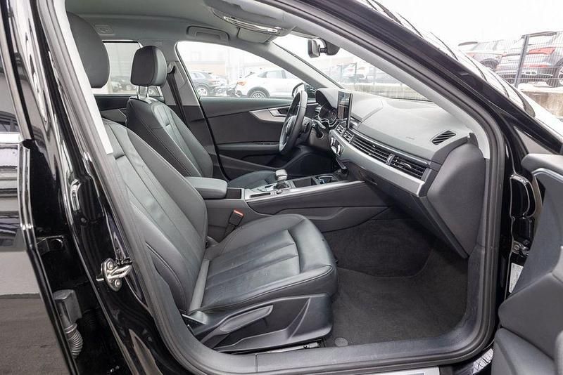 Gebraucht Audi A4 Ambiente 204 PS (150 kW) 2021 Brillantschwarz Kombi