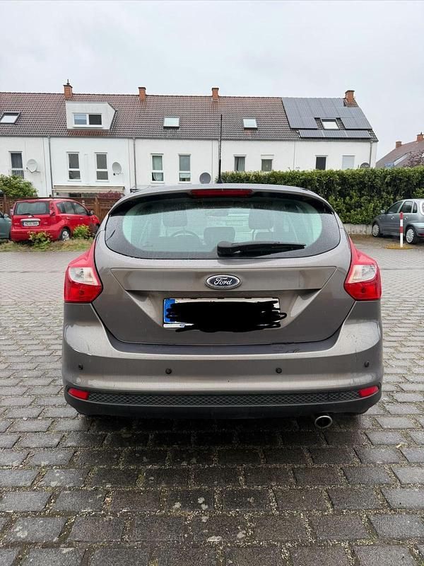 Gebraucht Ford Focus 140 PS (102 kW) 2011 Braun Limousine
